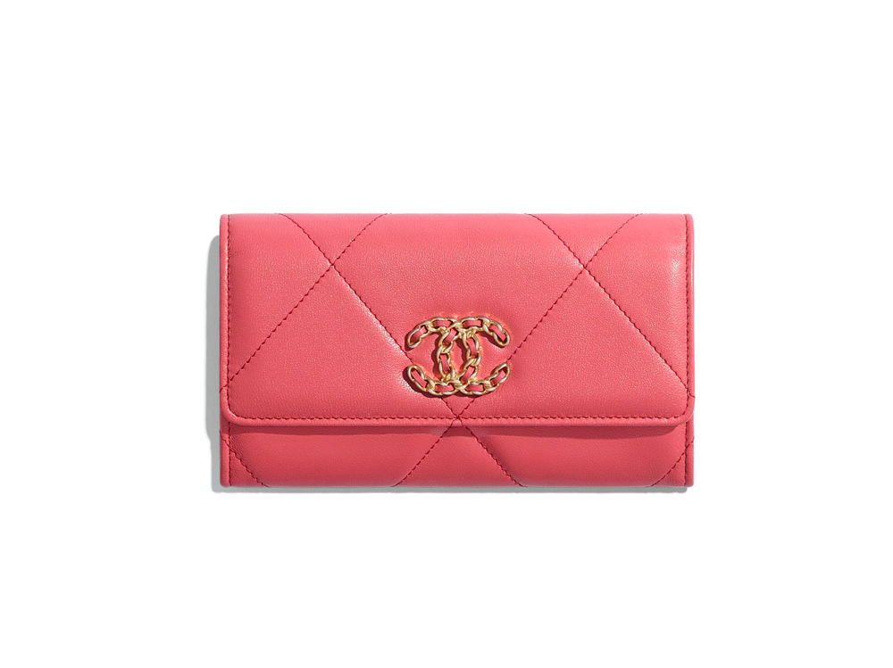 chanel-19-flap-wallet-pink-lambskin-gold-tone-silver-tone-ruthenium-finish-metal-lambskin-gold-tone-silver-tone-ruthenium-finish-metal-packshot-default-ap0953b01901n5328-8821791981598