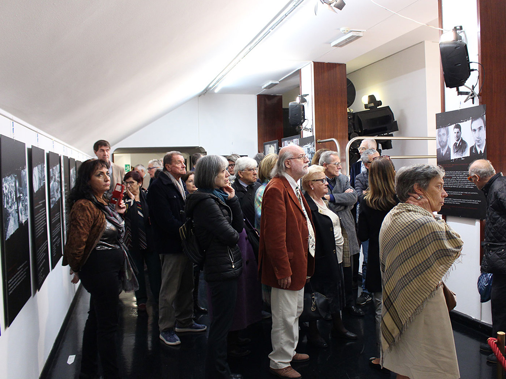 vite mostra piazza fontana