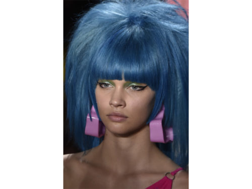 Capelli blu Pantone: Classic blue hair più belli di stagione - Grazia.it