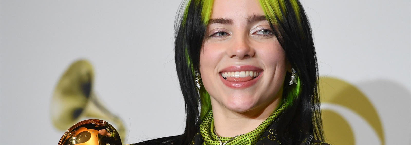 billie-eilish-copia-il-look-semplice-e-luminoso-make-up-grammy-2020-desktop