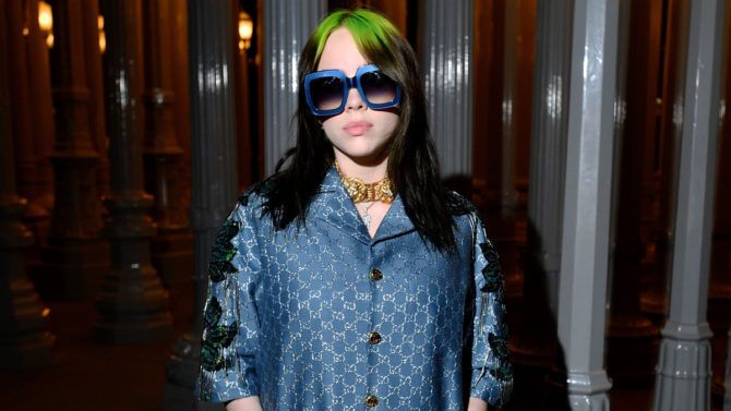 Billie Eilish capelli verdi, naturali, grigi e blu: tutti i colori della  star - Grazia.it