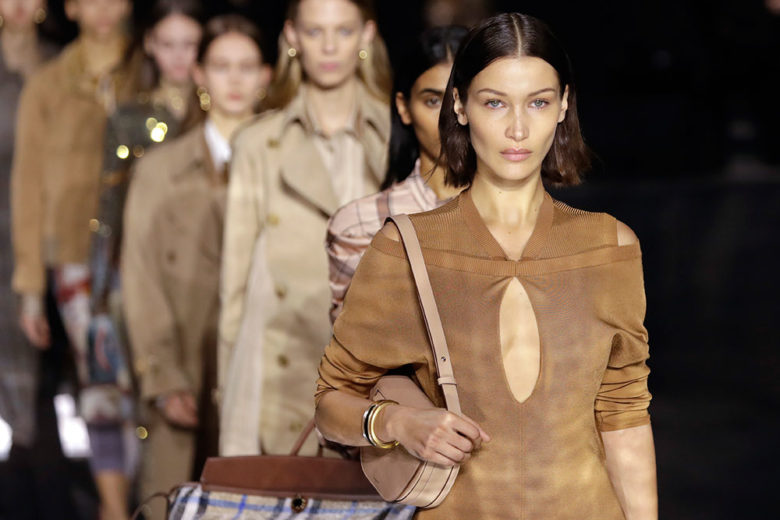 La sfilata di Burberry FW 20-21: tra ricordi emozionali e classici rivisitati