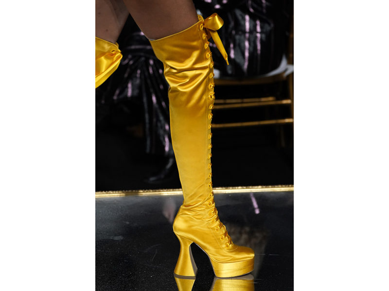 moschino-aw-2020-stivali