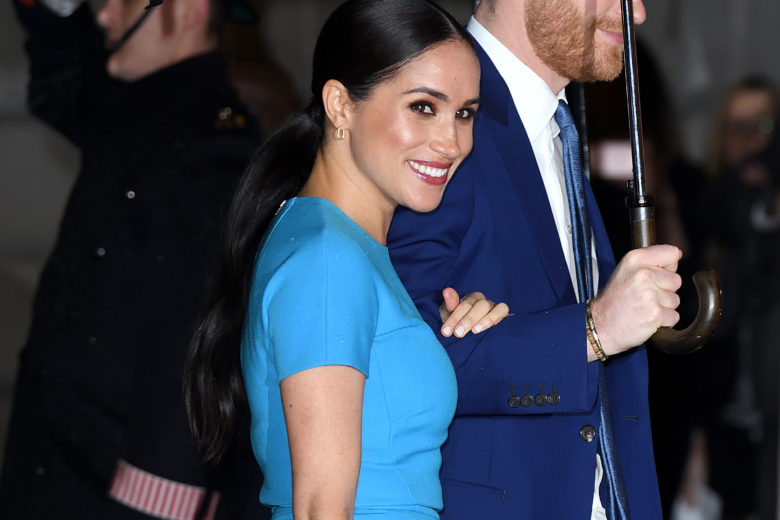Meghan Markle: la prima uscita ufficiale dopo Megxit è con un abito turchese super chic!