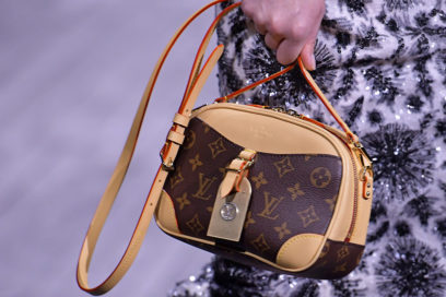 tracolla-monogram-vuitton-ai-2020