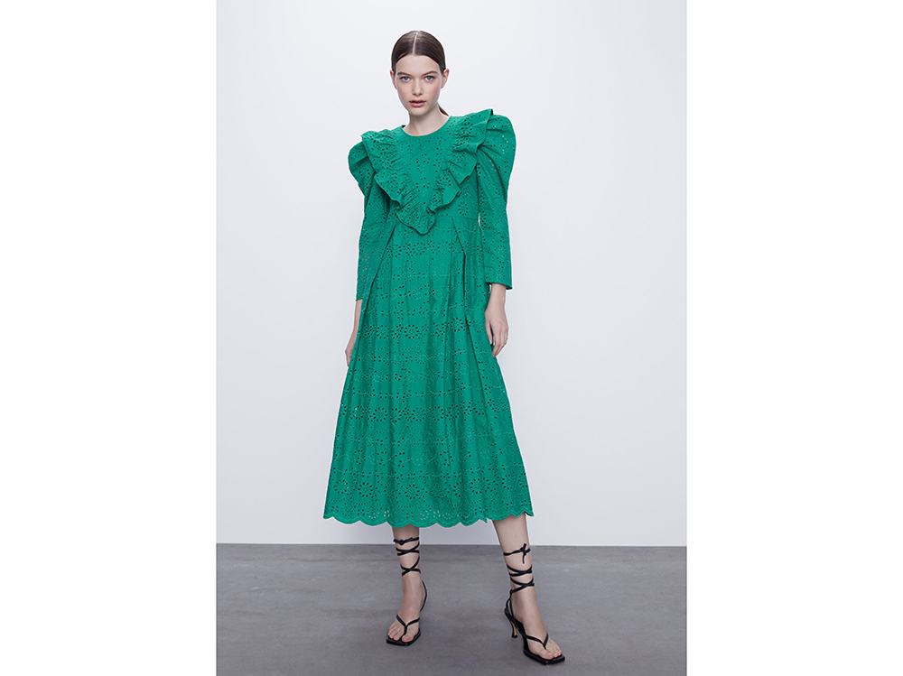 Pera_Abito-svasato-con-maniche-a-sbuffo_Zara