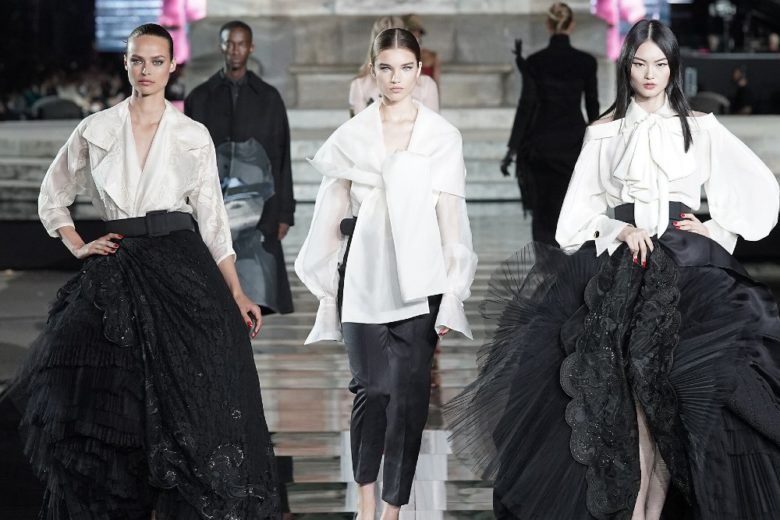 Carine Roitfeld con amFAR lancia Fashion Unites: una sfilata virtuale contro il COVID-19