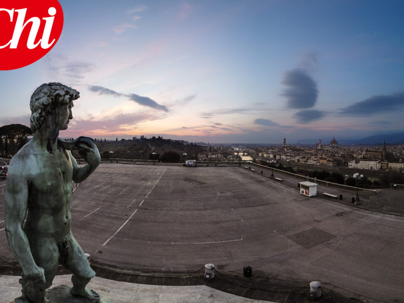 Firenze, cosa pensano le statue della città svuotata da COVID-1