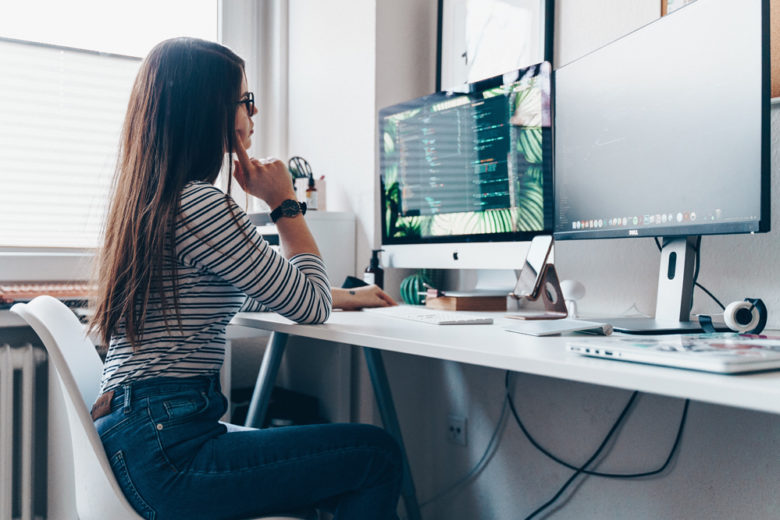 Mal di schiena da smartworking? Occhio alla postura di questa nuova vita: ecco come metterla a posto