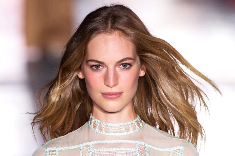 Capelli castani: ecco come realizzare il perfetto balayage