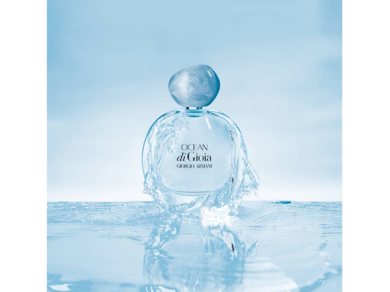 profumi-estate-2020-donna-giorgio-armani-ocean-di-gioia