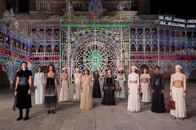 Dior: la sfilata Cruise 2021 a Lecce tra savoir-faire, musica e danza