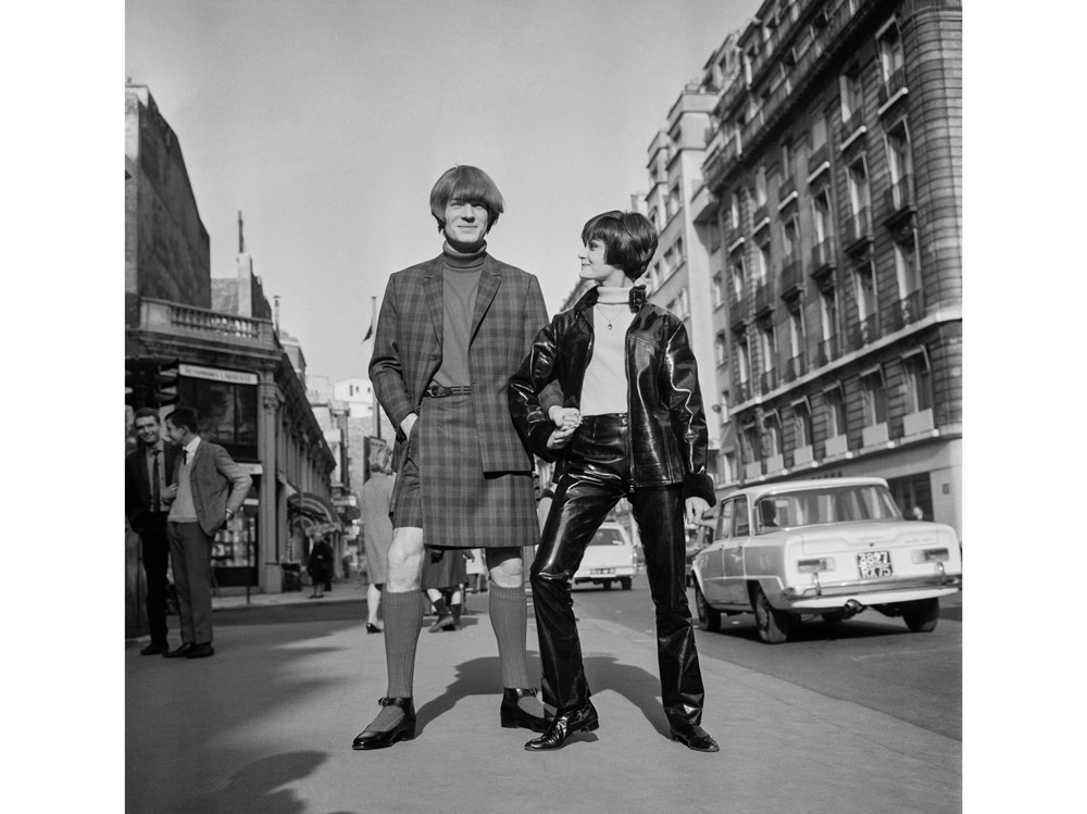 Jacques-Esterel-1966-unisex-genderless-gonna-uomo