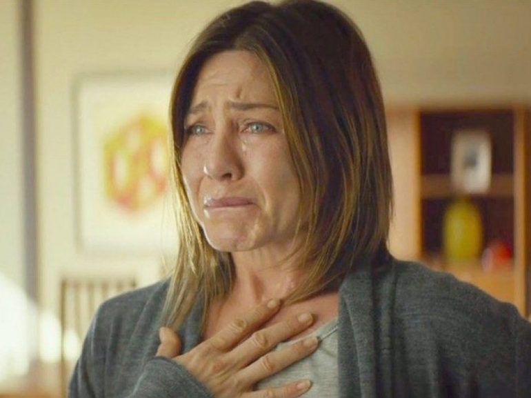 Jennifer Aniston pianto