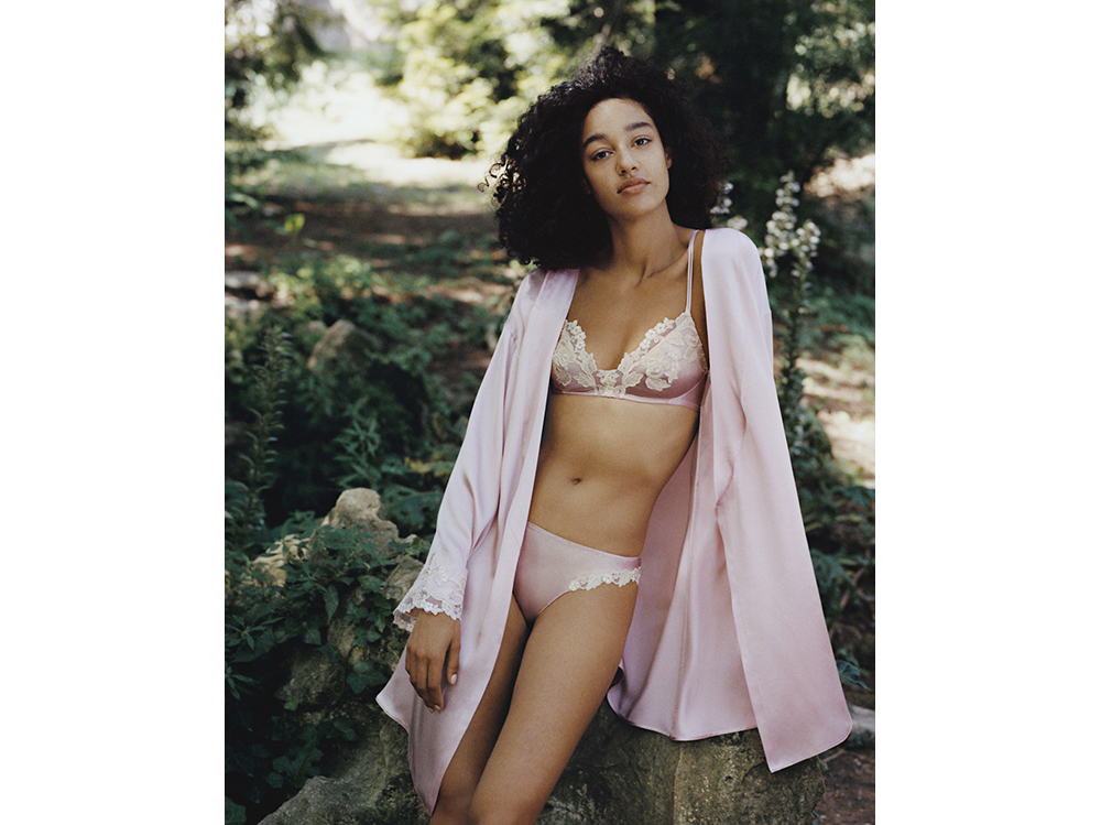 La-Perla-MAISON-Powder-pink-silk-satin-Short-Robe,-Triangle-Bra-and-Brazilian-Briefs-with-frastaglio-embroidery.-Photographer—Larissa-Hofmann.-Hero-shot