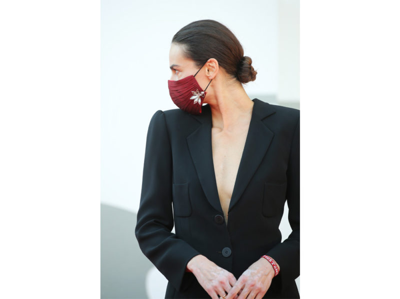 festival-cinema-venezia-2020-beauty-look-Kasia-Smutniak