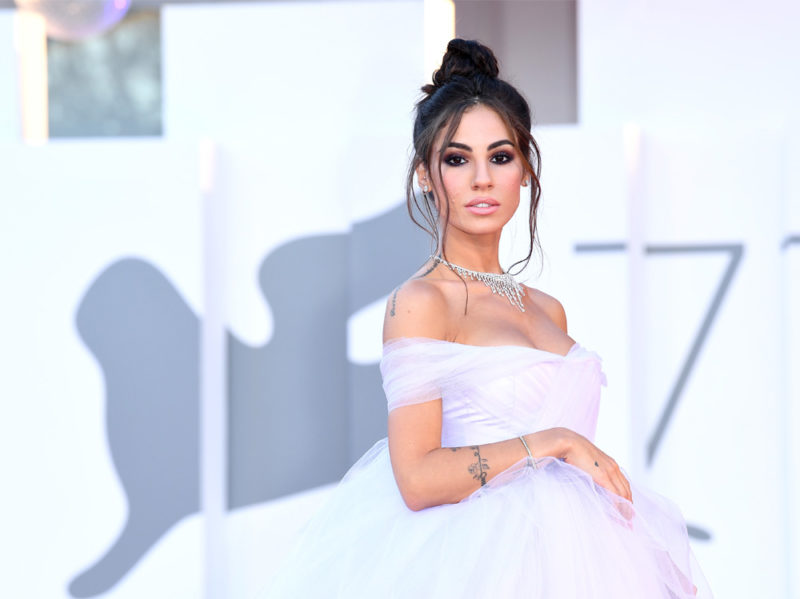 festival-cinema-venezia-2020-beauty-look-giulia-de-lellis