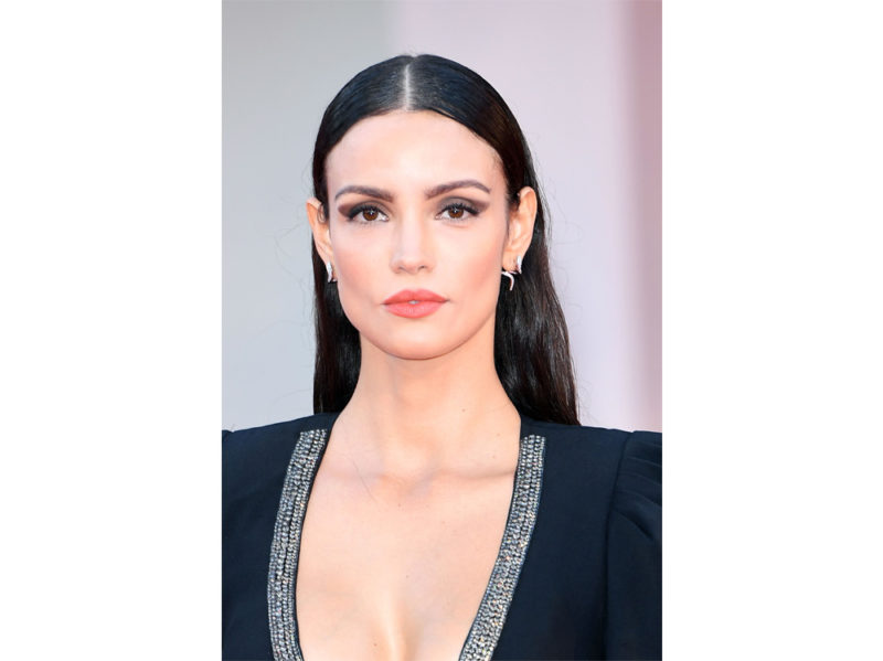 festival-cinema-venezia-2020-beauty-look-sofia-resing