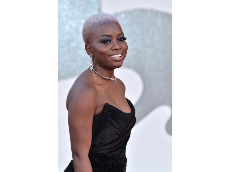 festival-cinema-venezia-2020-beauty-look-tia-taylor