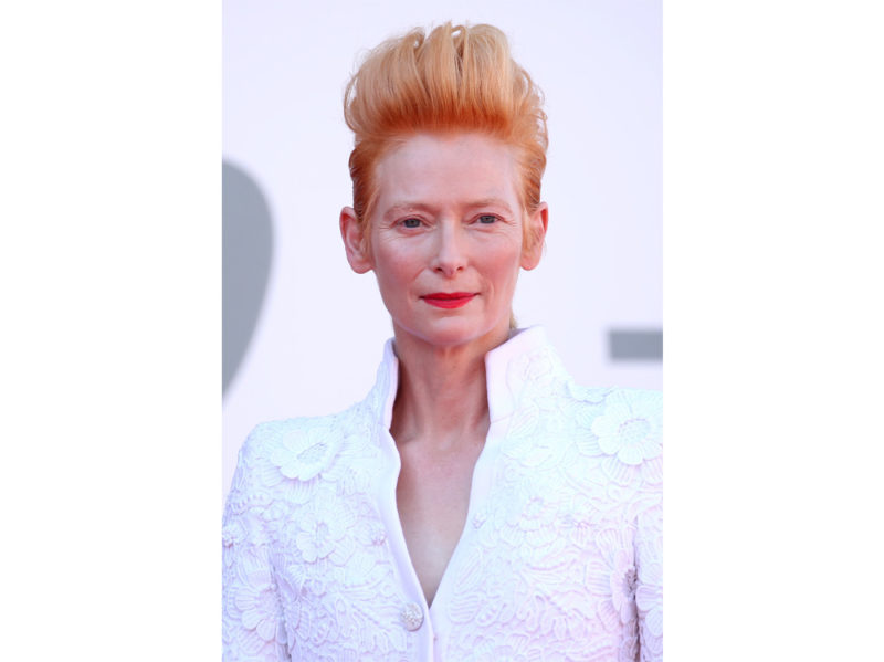 festival-cinema-venezia-2020-beauty-look-tilda-swinton-01