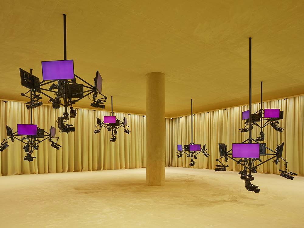 prada-location