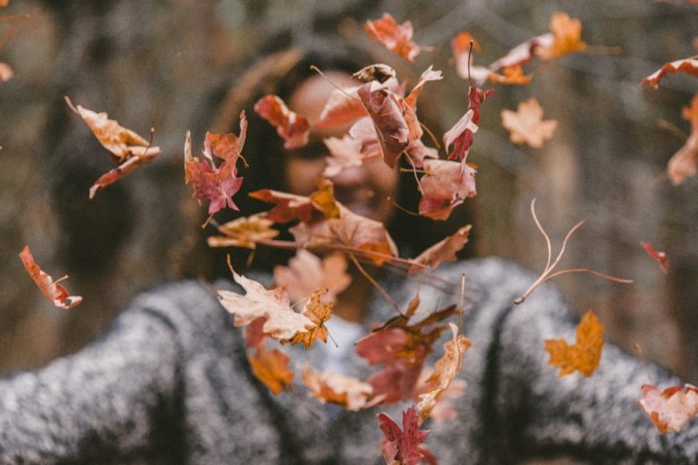 C’è una ragione psicologica che spiega perché ci piace così tanto l’autunno