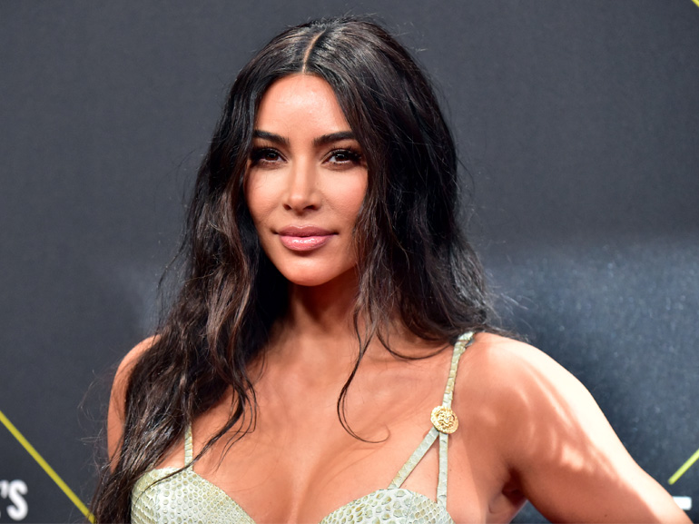 kim-kardashian-40-anni-migliori-beauty-look-evoluzione-cover-mobile