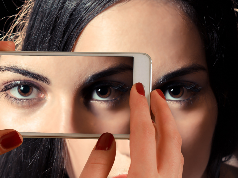 I migliori correttori per occhiaie e per coprire borse e gonfiori: scegli quello giusto per te!