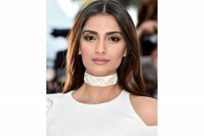 Sonam-Kapoor-cannes-21-800×599