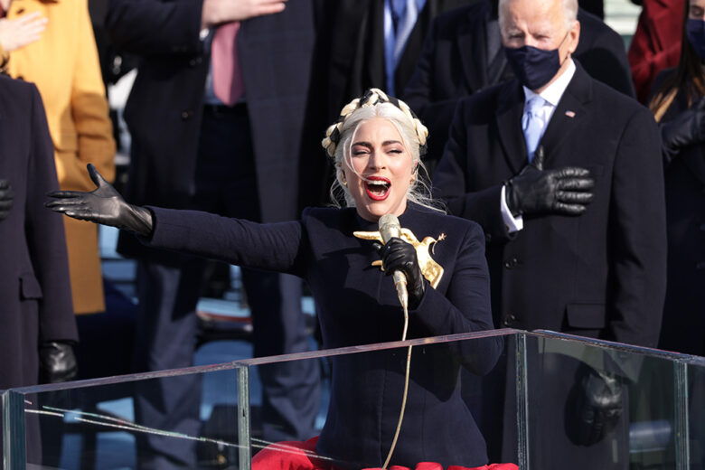 I look di Lady Gaga, Jlo e le altre favolose “ladies” alla cerimonia per il nuovo Presidente Biden