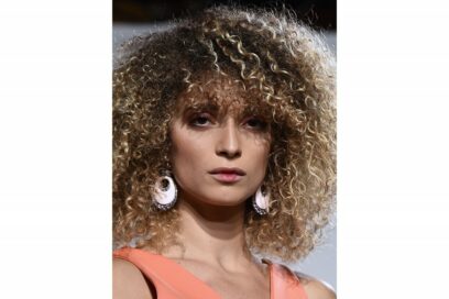 Christophe-Guillarme_Aigner_capelli-ricci-primavera-estate-2017-800×599