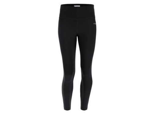 Abbigliamento fitness donna: i completi da yoga pilates per allenarsi a casa