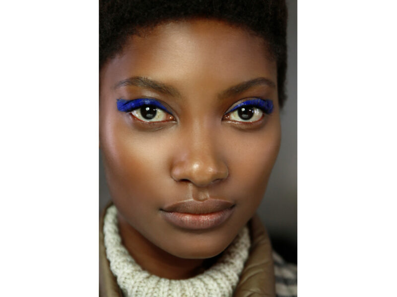 tendenza-trucco-blu-autunno-inverno-2018-2019-7