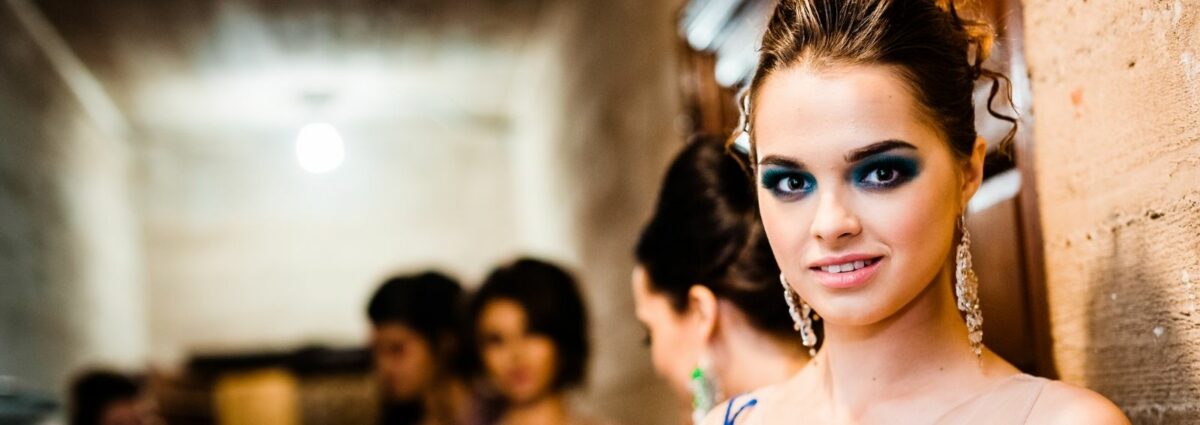 trucco occhi blu cover