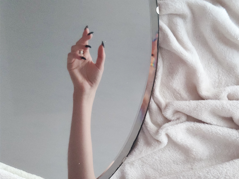 instant-nails-press-on-nails-cover-mobile