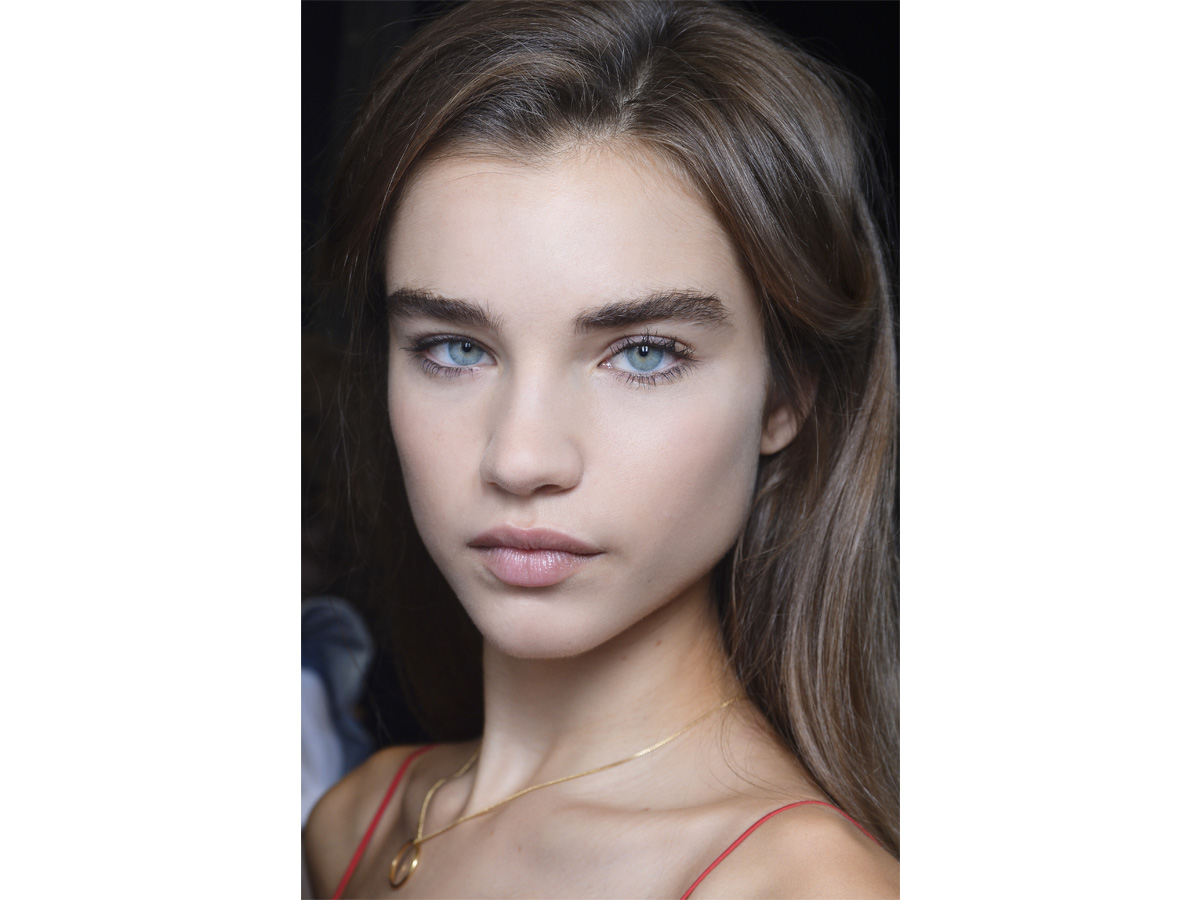 piega-a-casa-capelli-lisci-voluminosi