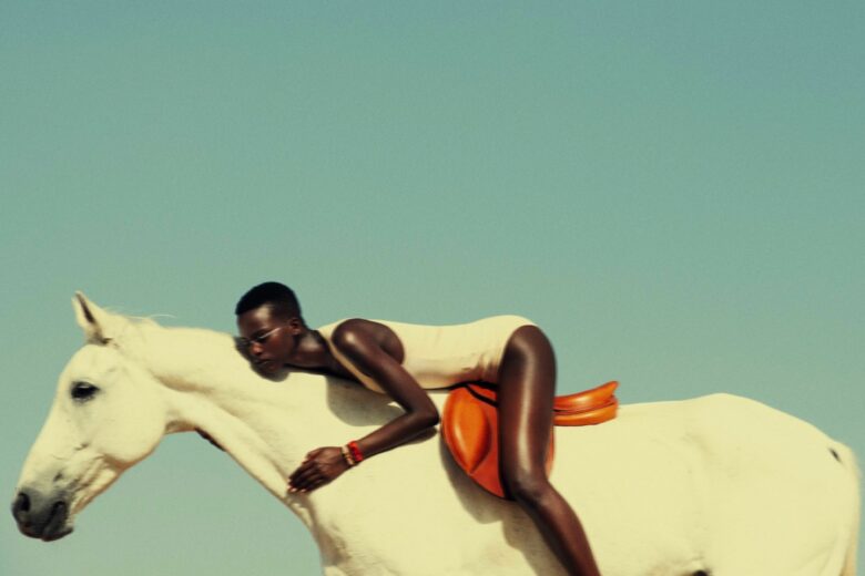 “Un sogno tra le dune”: il servizio di moda sul numero 14 di Grazia