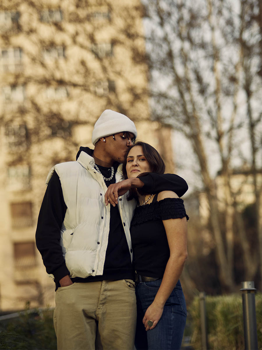 Yuniser Cruz e  Elisa Mazzarese  nel quartiere Porta Nuova