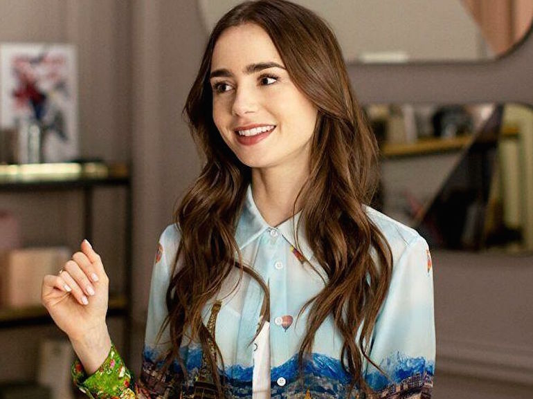 Lily Collins capelli lunghi