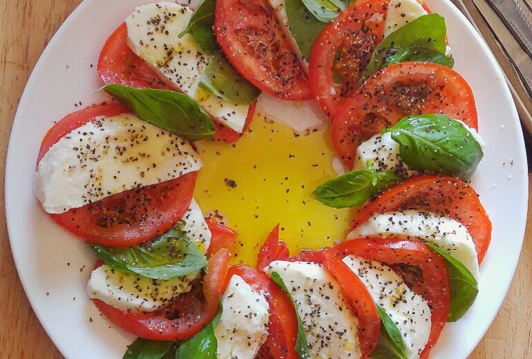 La ricetta estiva per eccellenza? La caprese! 6 trucchi per prepararne una perfetta