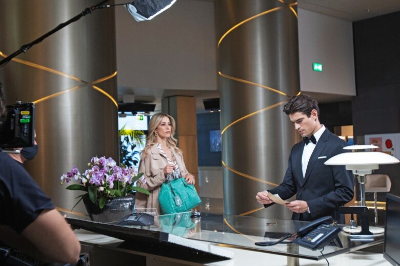 “Follow The Bag”, al via la prima spy story firmata Manila Grace