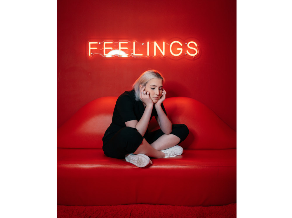 04-ragazza-feelings