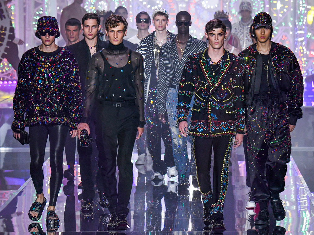 Sfilate Milano Uomo: da Prada ad Armani, le tendenze dell'Estate 2022