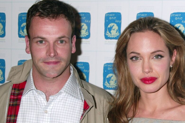 Angelina Jolie avvistata con l’ex marito Jonny Lee Miller: ritorno di fiamma anche per loro?