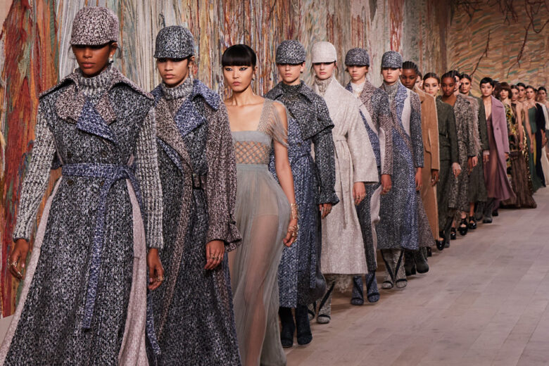 Dior: la collezione Haute Couture Autunno-Inverno 2021, trionfo di ricami e tessuti sontuosi