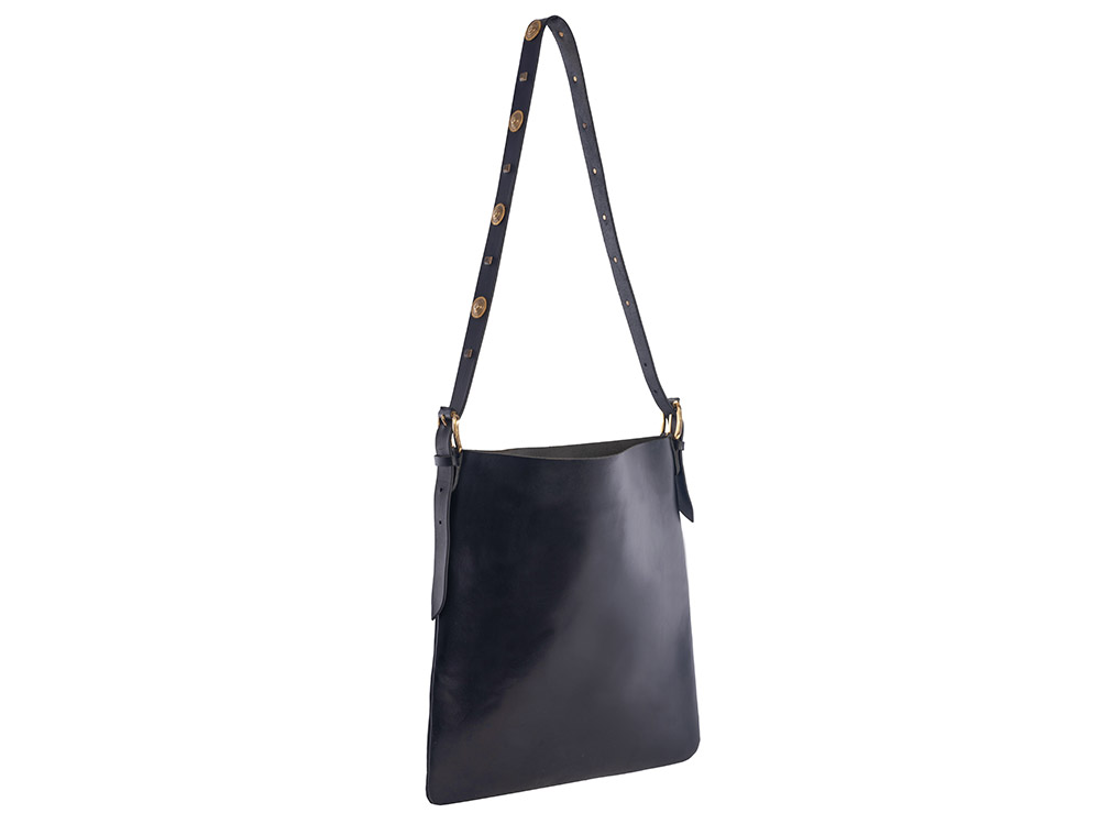 MIALMA-Cami-Nera-Studs