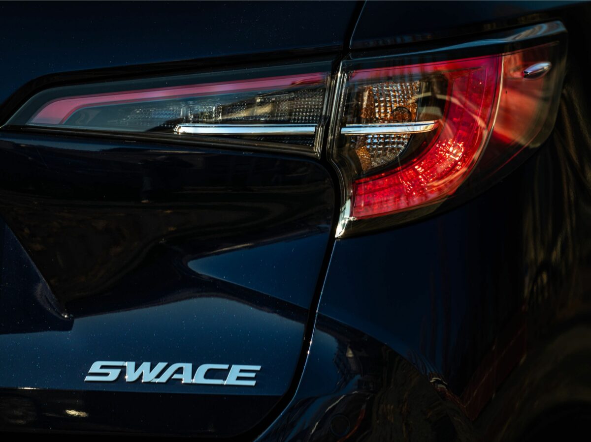 Suzuki Swace (4)