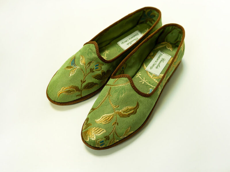 Friulane-crisalide-Elisabetta-Delogu-in-versione-braoccato-verde