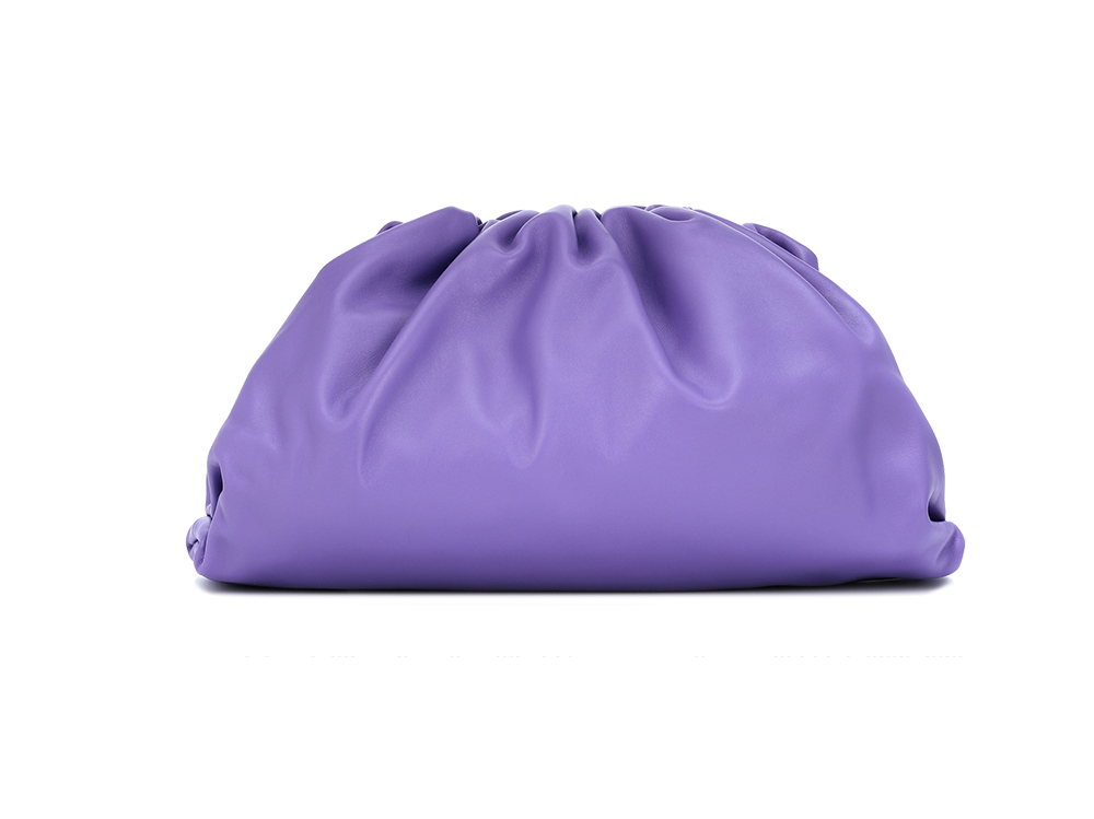 Pouch-di-Bottega-Veneta-mytheresa