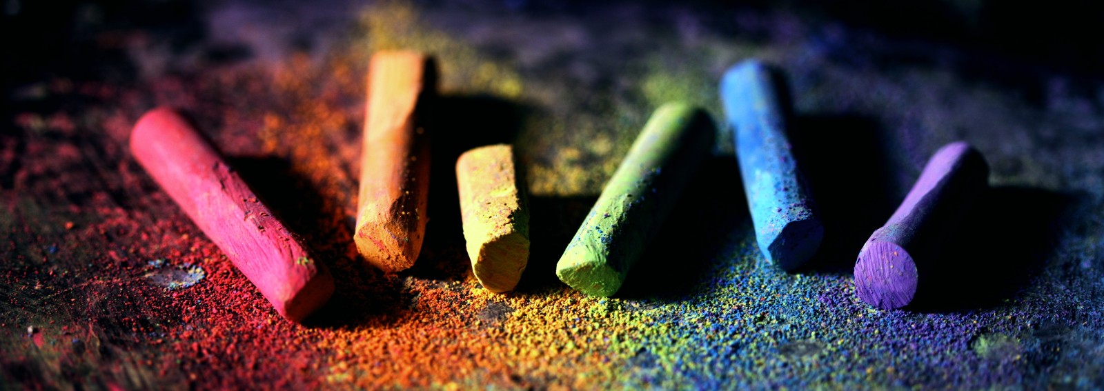 pexels-sharon-mccutcheon-3679411